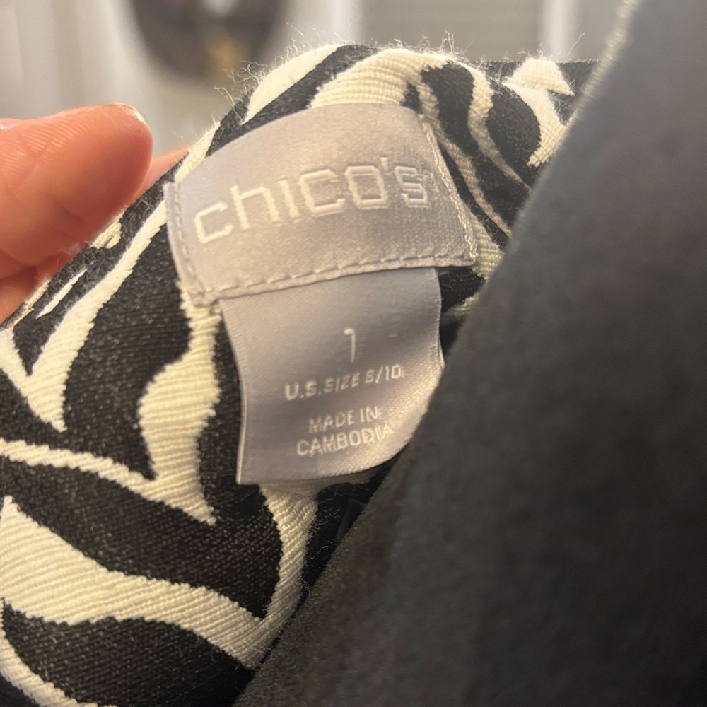 Chico's Black and White Patterned Blazer - Picture 2 of 8